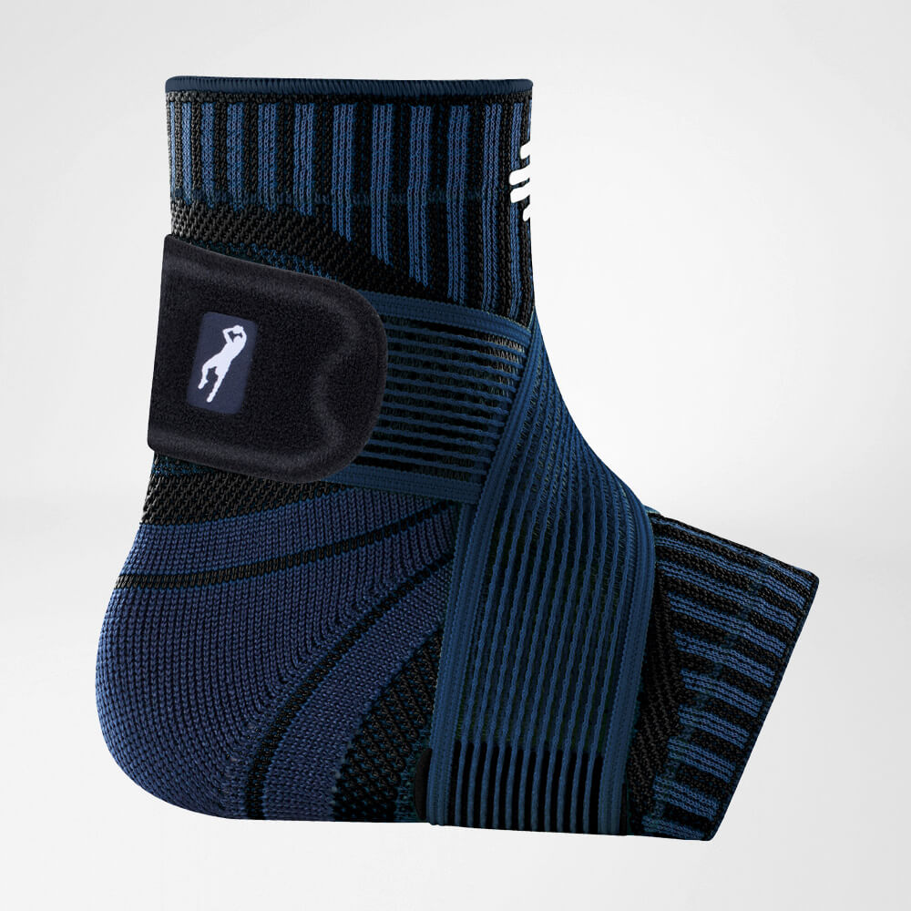 Sprunggelenkbandage Dirk Nowitzki Seitenansicht Seitenansicht der blauen Dirk Nowizki Edition der Spunkgelenkbandage