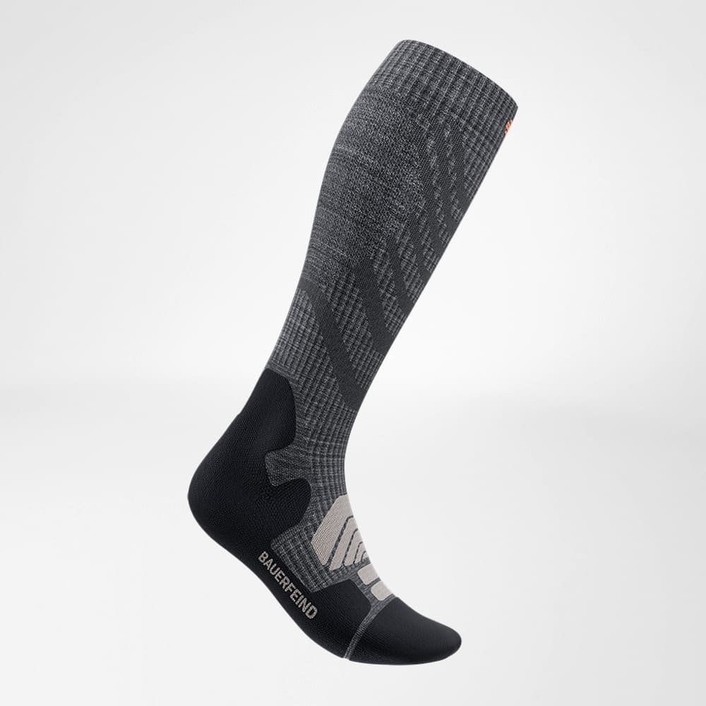 Merino-Wandersocken dunkelgrau Seitenansicht Seitenansicht der Merino-Wandersocken in dunkelgrau