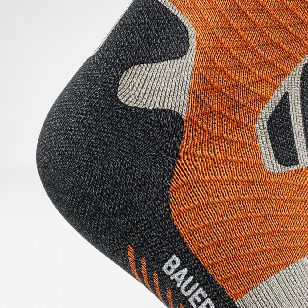 Trailrun-Laufsocken grau-orange Detail Heel Protection Detailansicht Ferse der grau-orangen Trailrun - Laufsocken