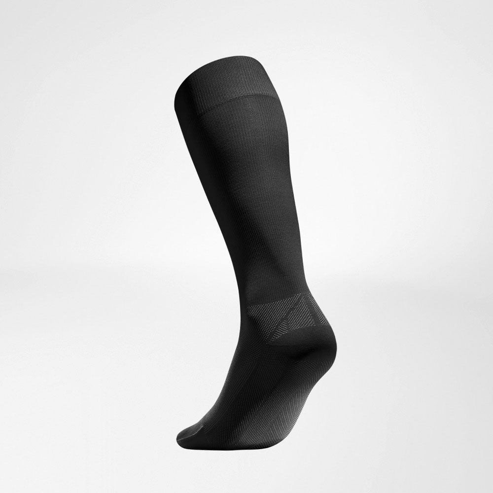 Komplettansicht des Sportsocken zur Regeneration seitlich von hinten